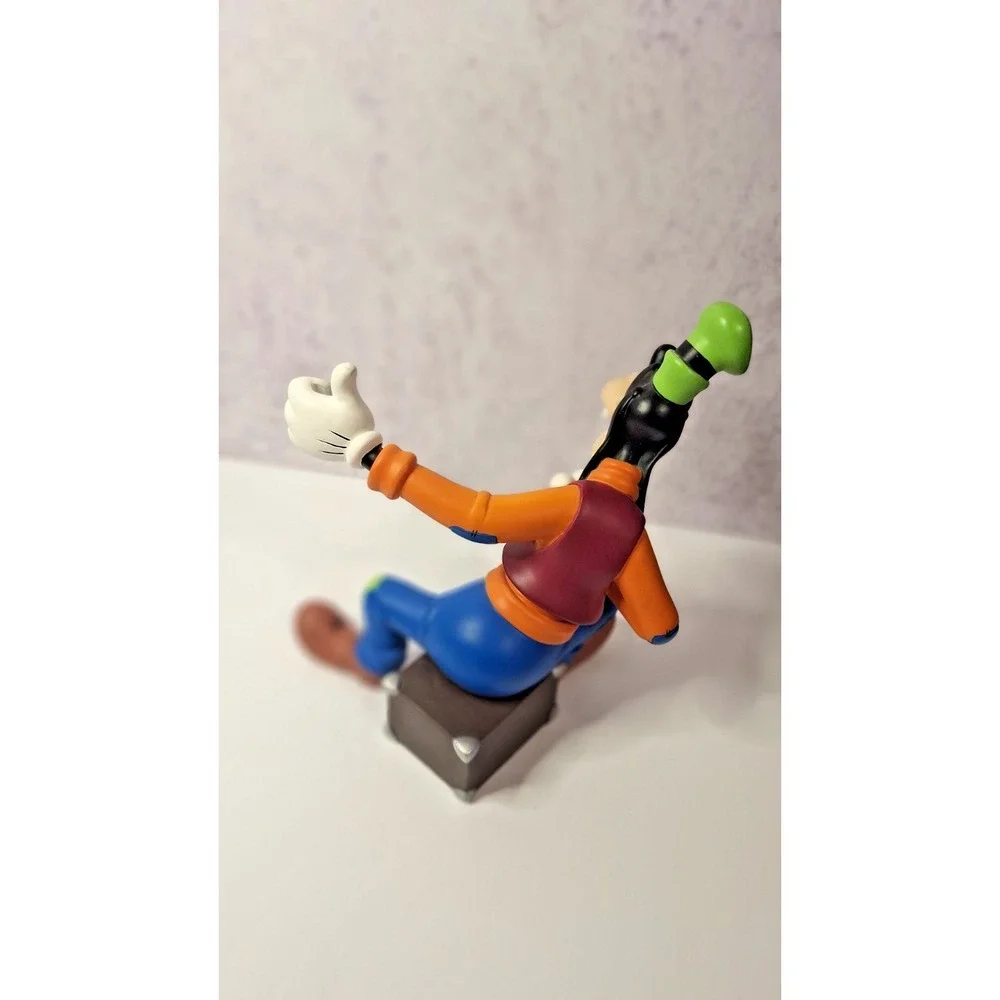 PVC figurine, Disney Goofy SittingPicture Frame Holder